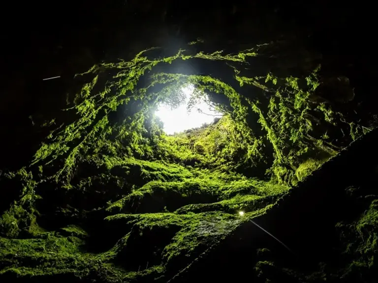 Algar do Carvao Terceira Azoren Wolters Rundreisen
