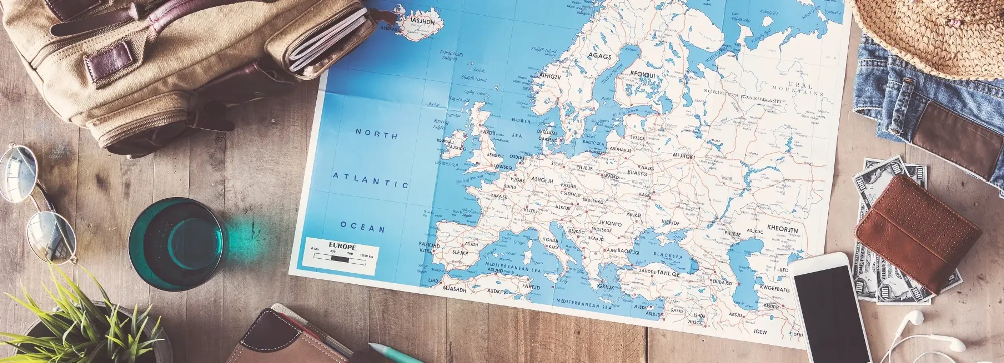 Landkarte & Reiseutensilien