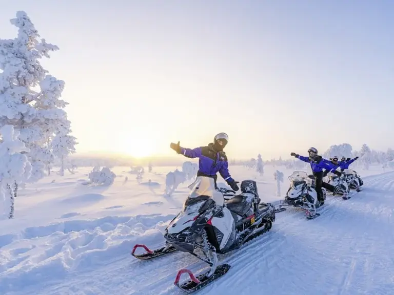 Motorschlitten in Lappland Wolters Rundreisen Motorschlitten in Lappland Wolters Rundreisen